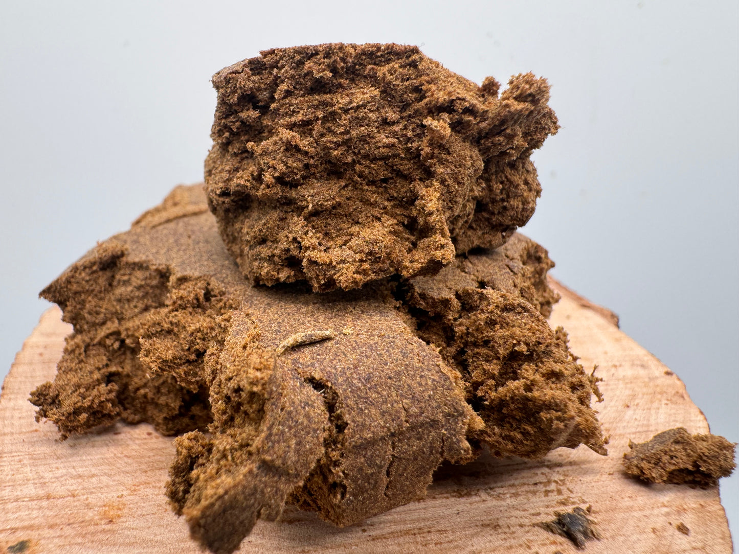 CARAMEL con 54% de CBD y <0.2% de THC. HASH